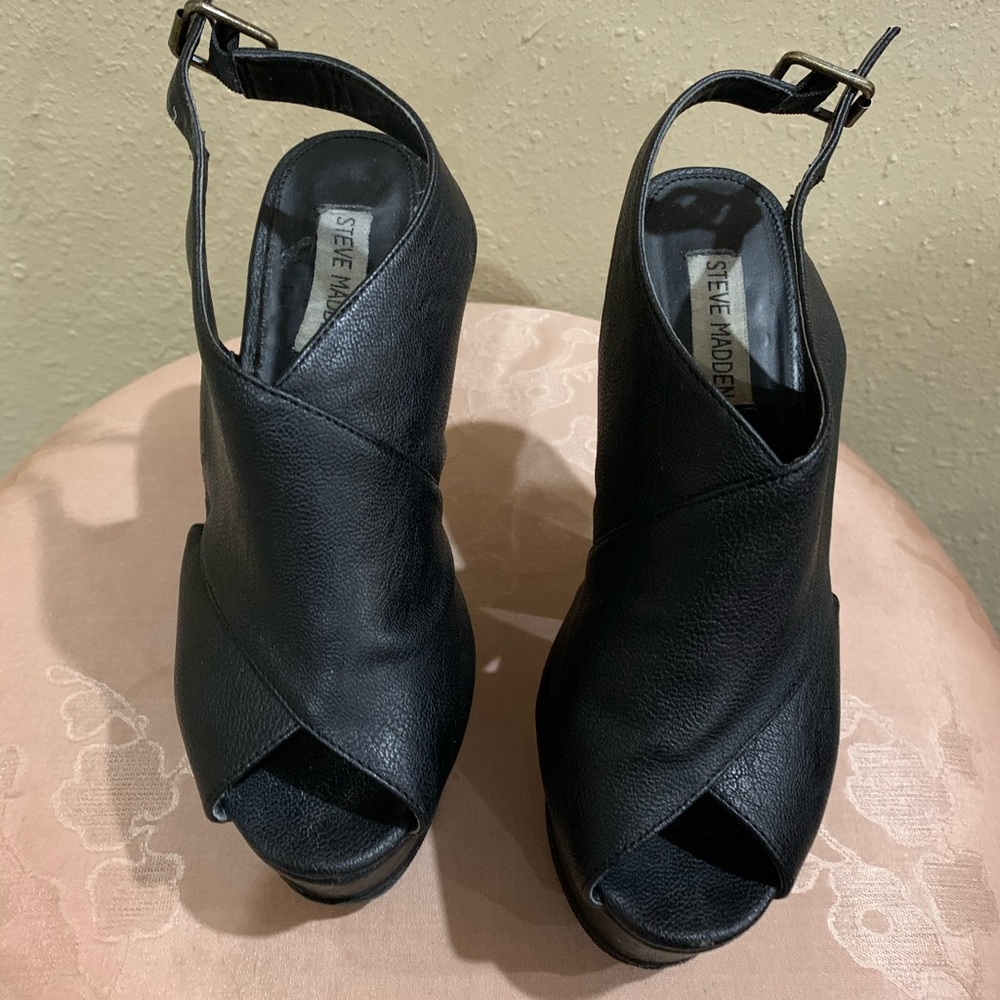 Peep toe Slingback